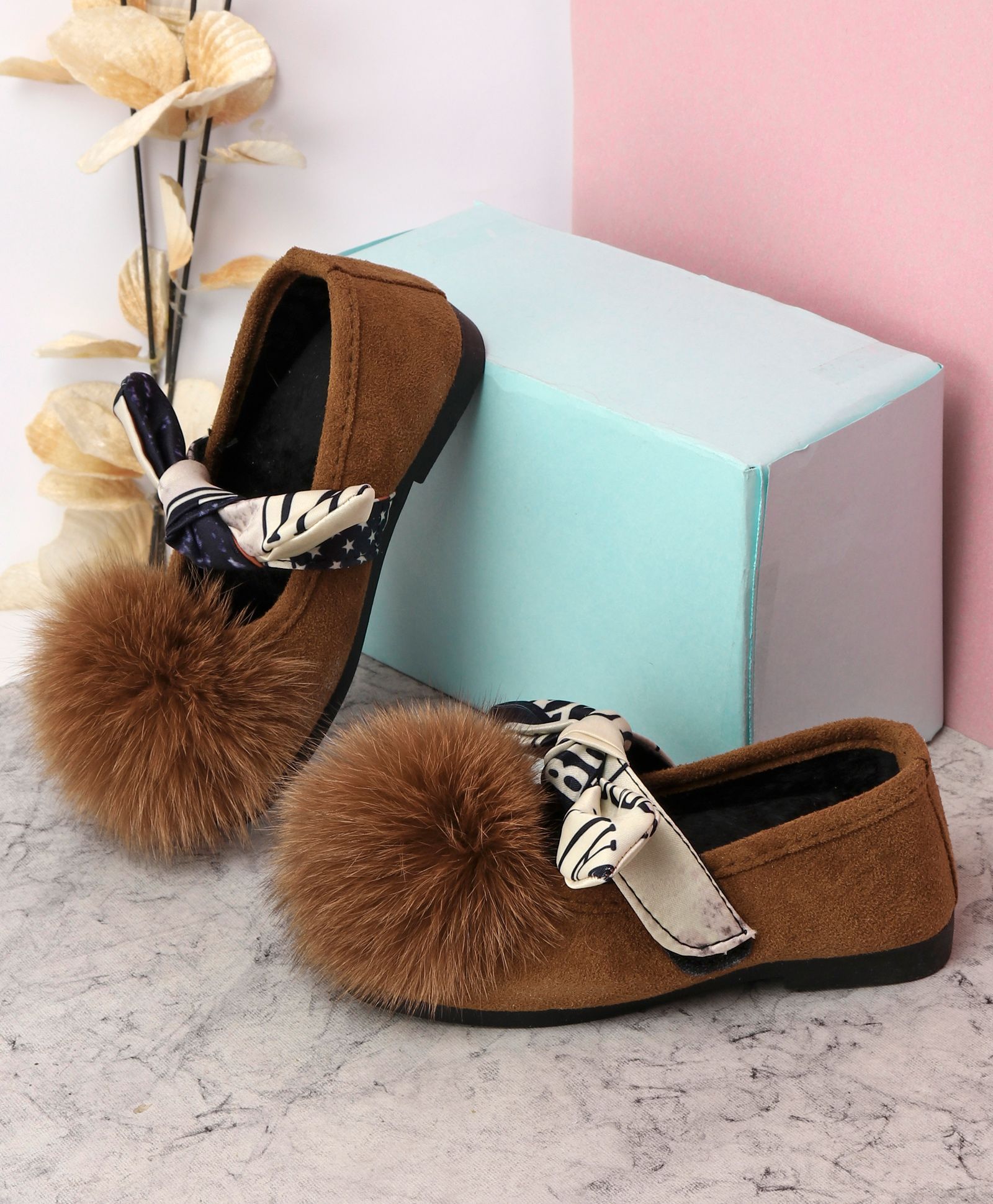 Kidlingss Pom-Pom Bellies With Fabric Knot Velcro Closure - Brown