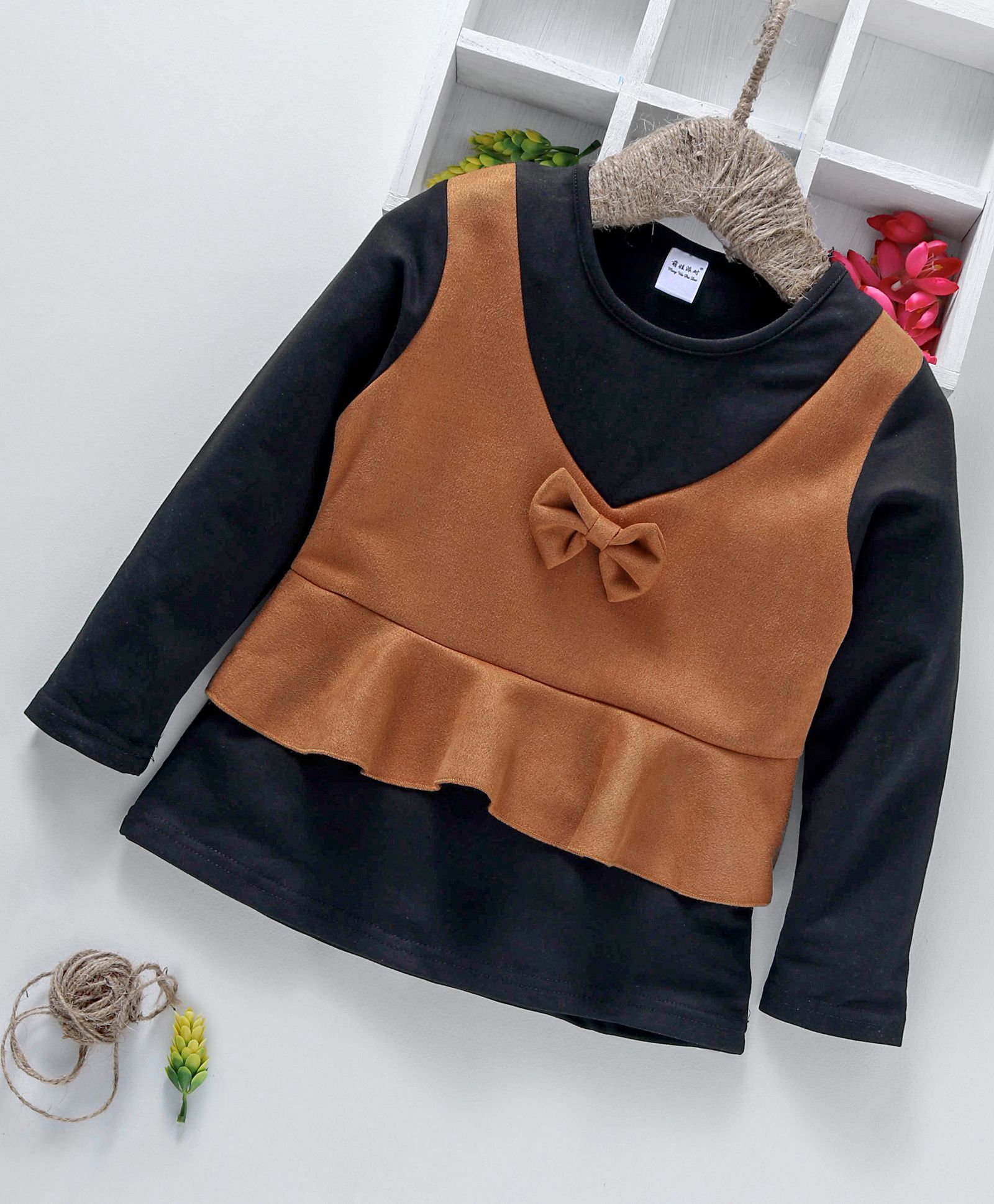 Menga Wa Solid Full Sleeves Top With Bow Applique