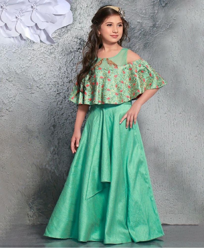Tutus By Tutu Flared Cold Shoulder Gown With Jardosi & Thread Work - Green