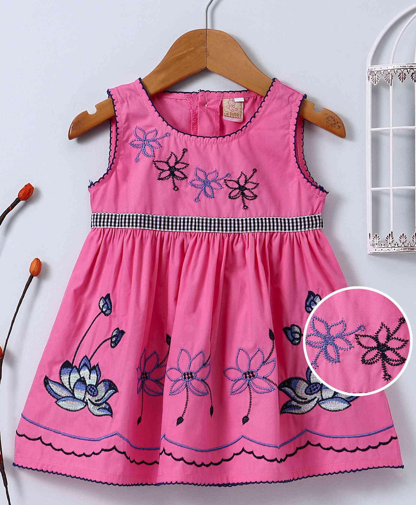 ABQ Flower Embroidery Sleeveless Dress - Pink