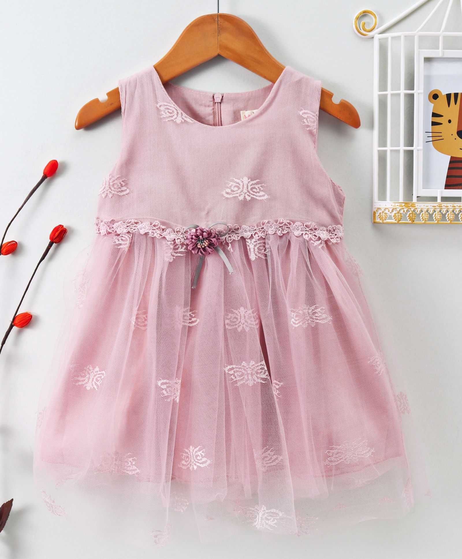 Yiduduo Butterfly Embroidered Net Sleeveless Dress - Pink