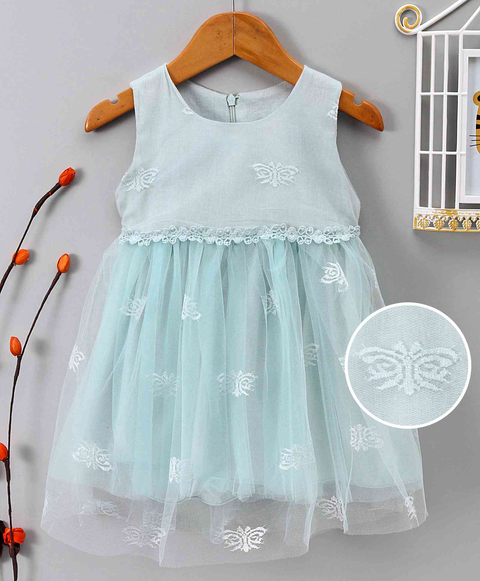 Yiduduo Butterfly Embroidered Net Sleeveless Dress - Blue