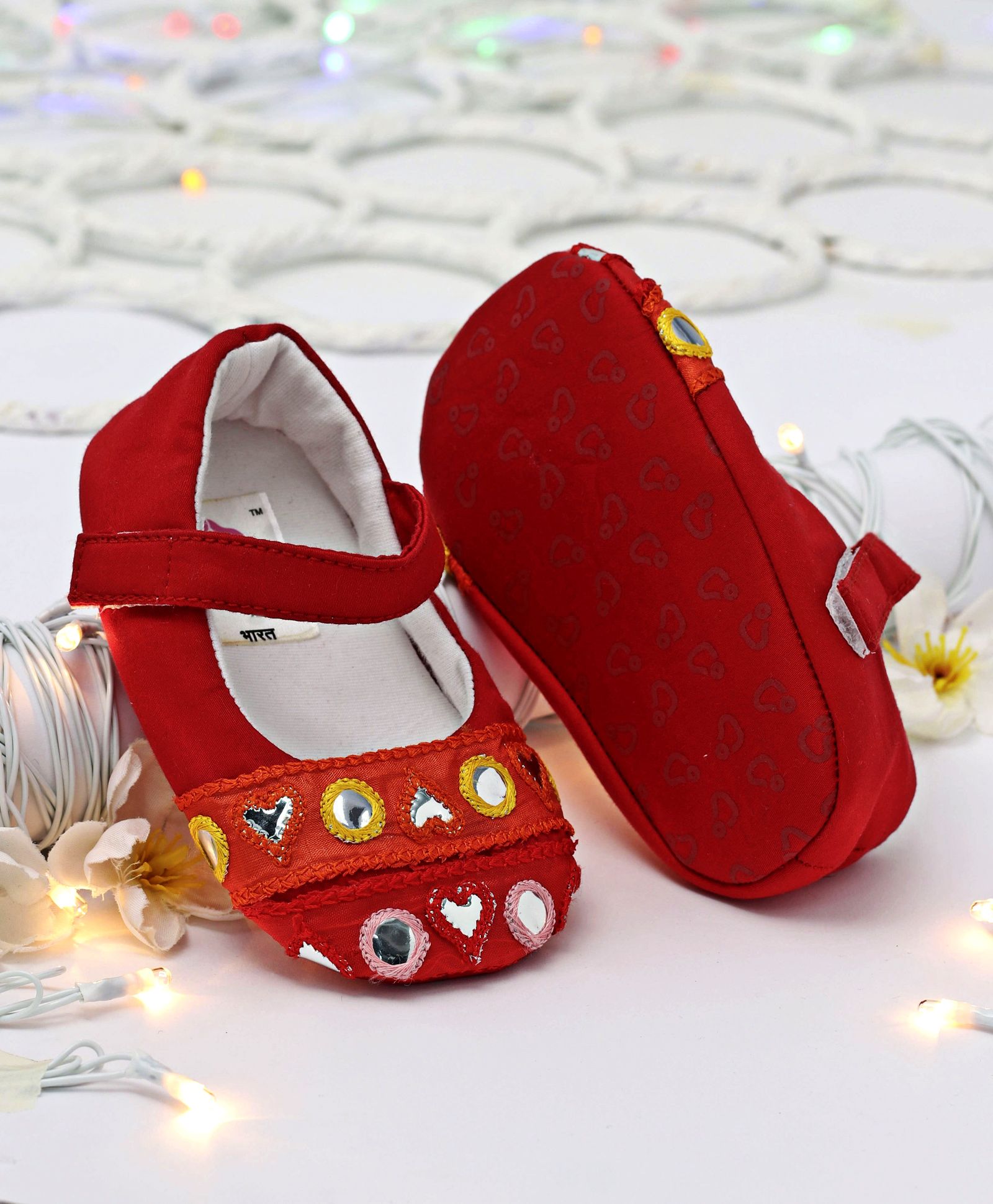 Ivee Heart Design Booties With Velcro Closure - Red