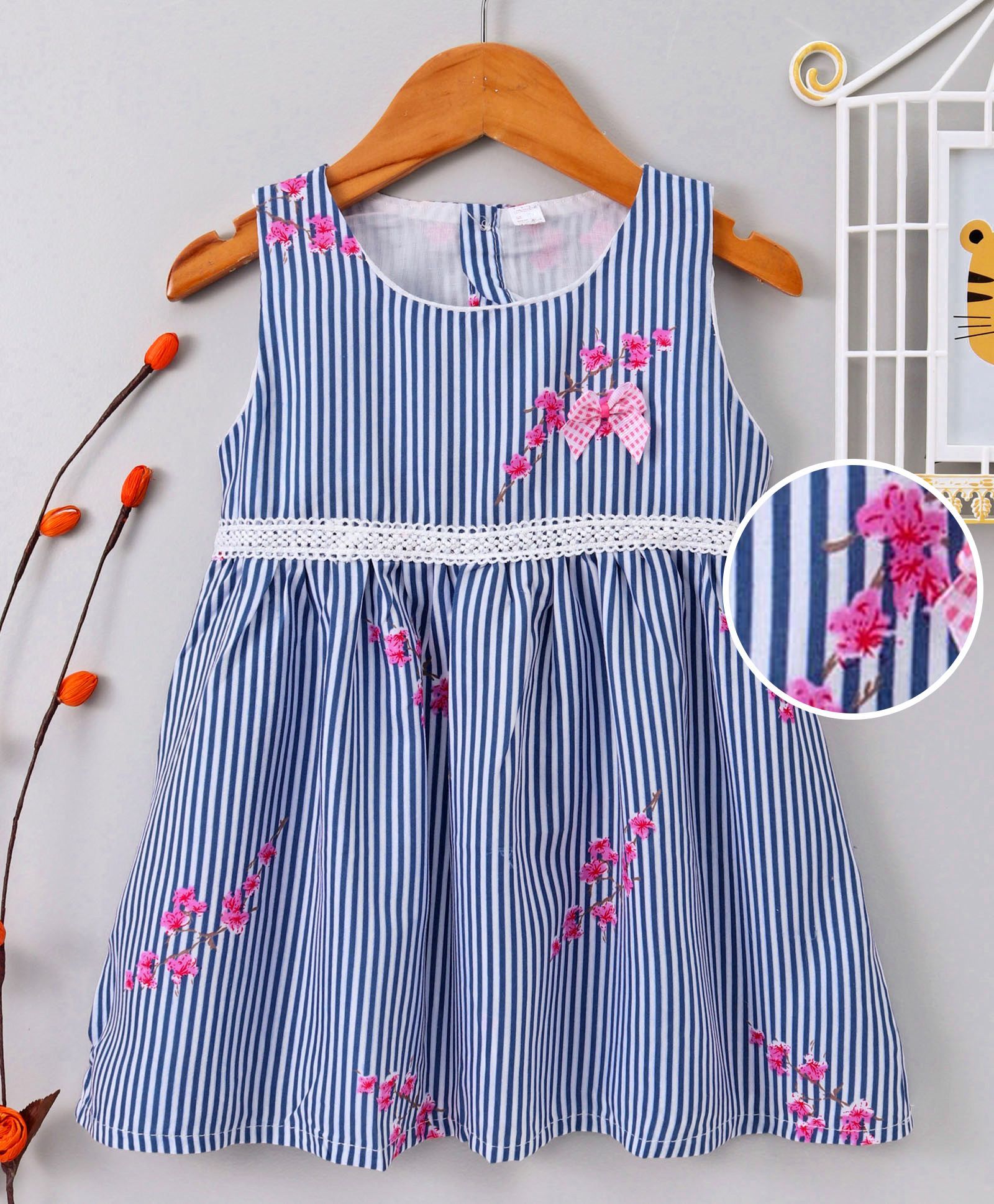 Qileduoge Floral Print Striped Sleeveless Dress