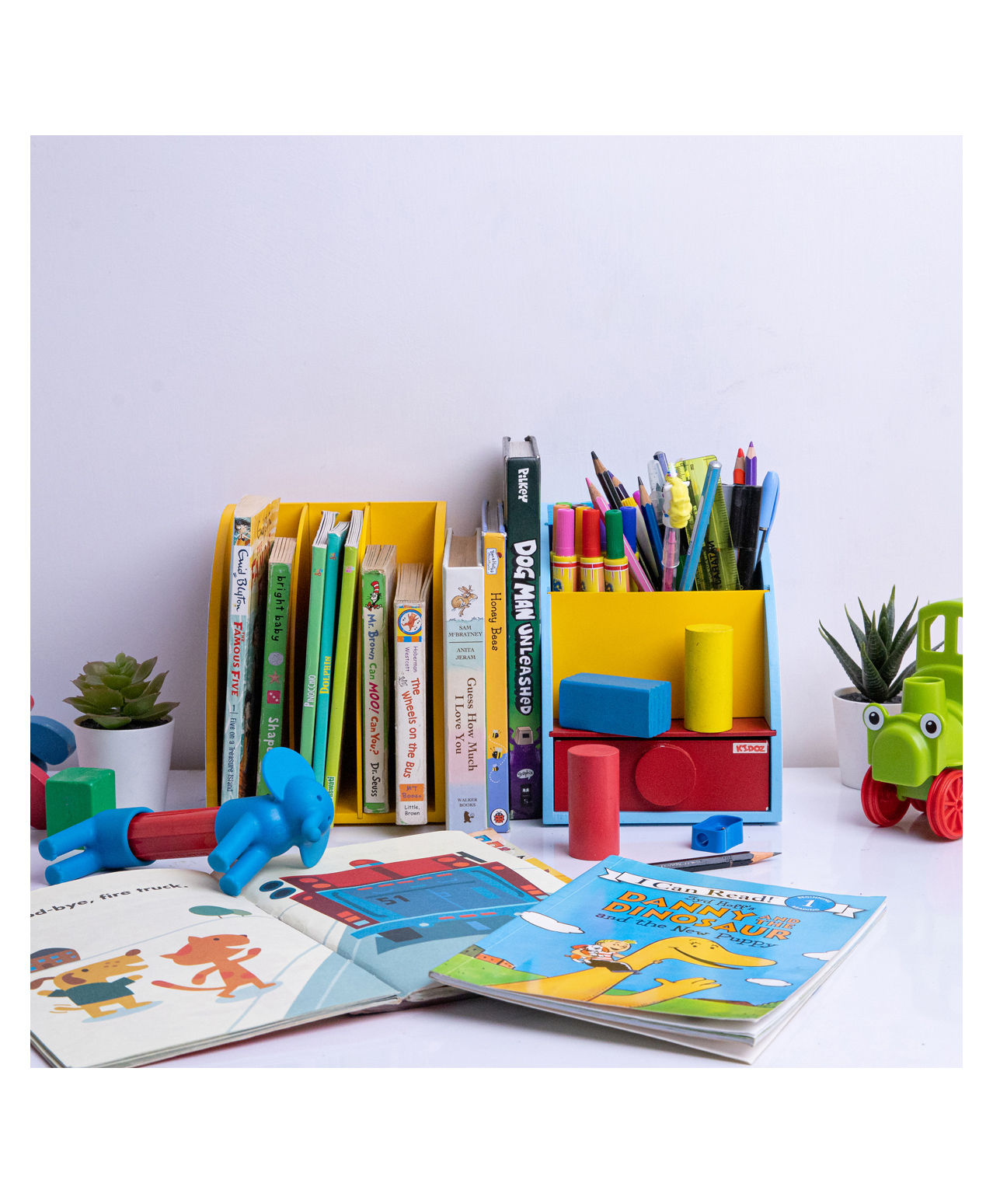 Kidoz Sports Desk Set Cum Bookend - Multi Colour
