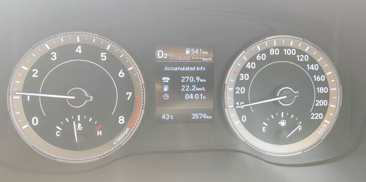 hyundai venue fuel economy