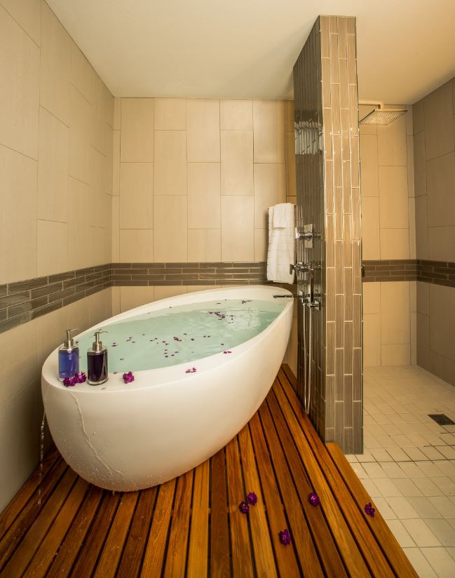 Teak Shower Floor With Bathtub