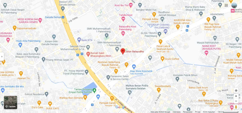 Jl. Balayudha merupakan titik strategis untuk pemasangan billboard di Palembang