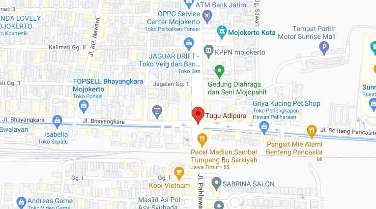 3. Perempatan Tugu Adipura
