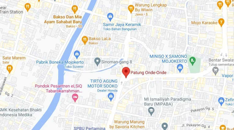4. Pertigaan Patung Onde-onde