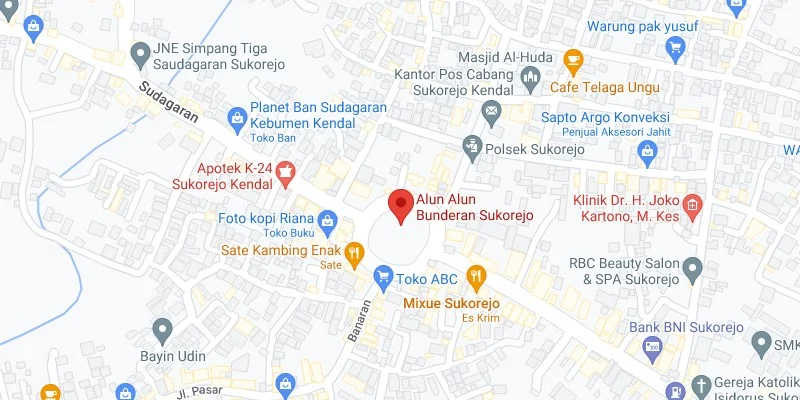 5. Alun-alun Bunderan Sukorejo