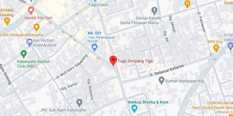 6. Tugu Simpang Tiga