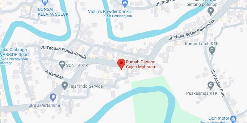 3. Depan Rumah Gadang Gajah Maharam