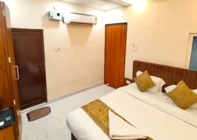Varanasi Retreat property booking