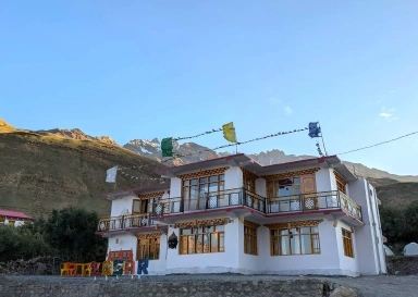 Losar Homestay property booking