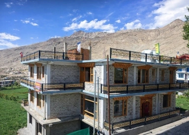 Nako Retreat property booking