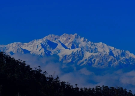Sandakphu on Landrover : Best Kanchenjunga Views promotion banner