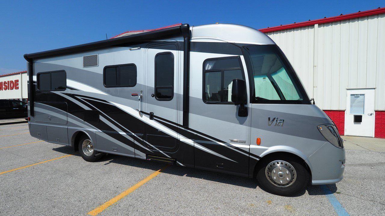 very nice 2017 Winnebago Via 25T Camper for sale