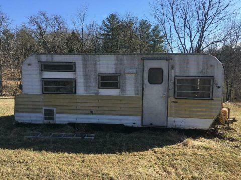 needs restoration 1969 Coachmen camper for sale