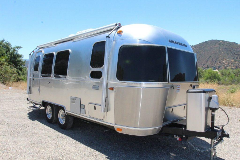 2020 Airstream Globetrotter 23fb Twin Travel Trailer [loaded With 