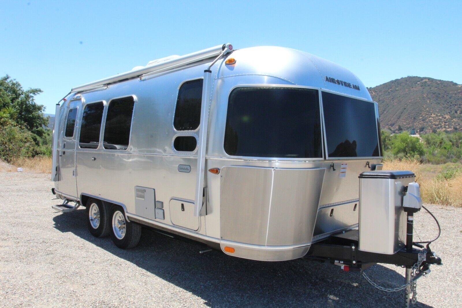 2020 Airstream Globetrotter 23FB Twin Travel Trailer [loaded with ...