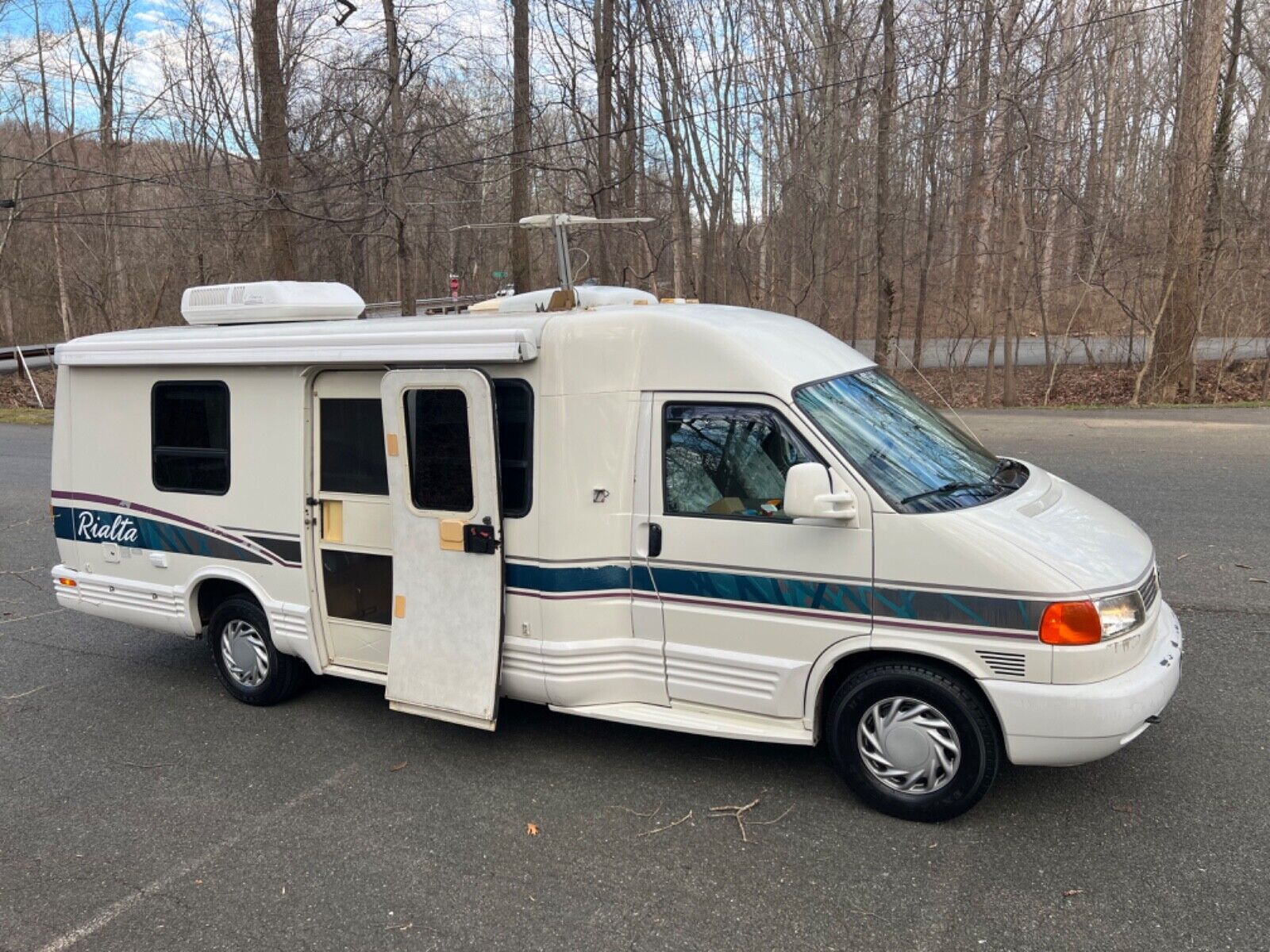 1997 Volkswagen Rialta FWD RV Motorhome Class B Only 69,800 Campers