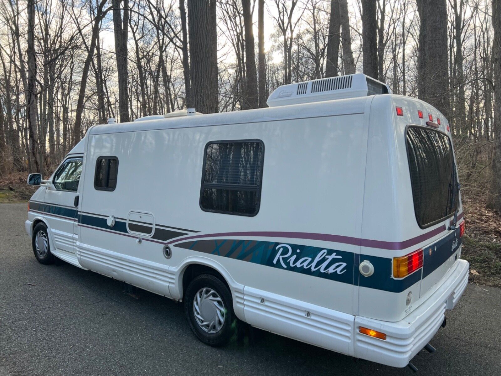 1997 Volkswagen Rialta FWD RV Motorhome Class B Only 69,800 Campers