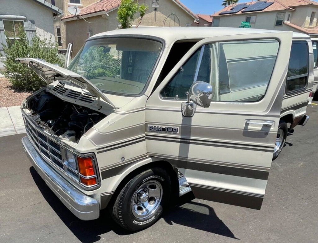 1991 Dodge Ram Van B150 camper conversion [fuel injected]