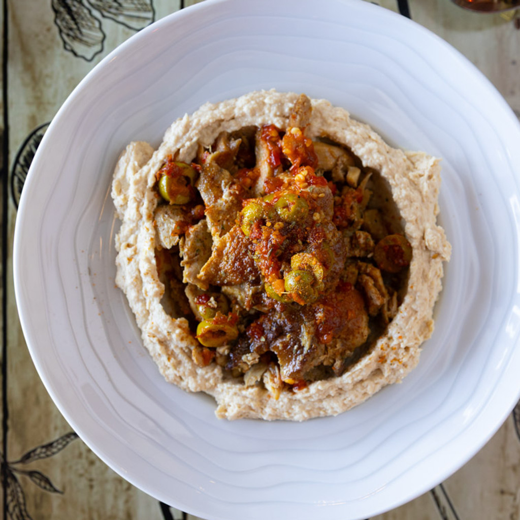 Image-Hummus with chicken shawarma with bread