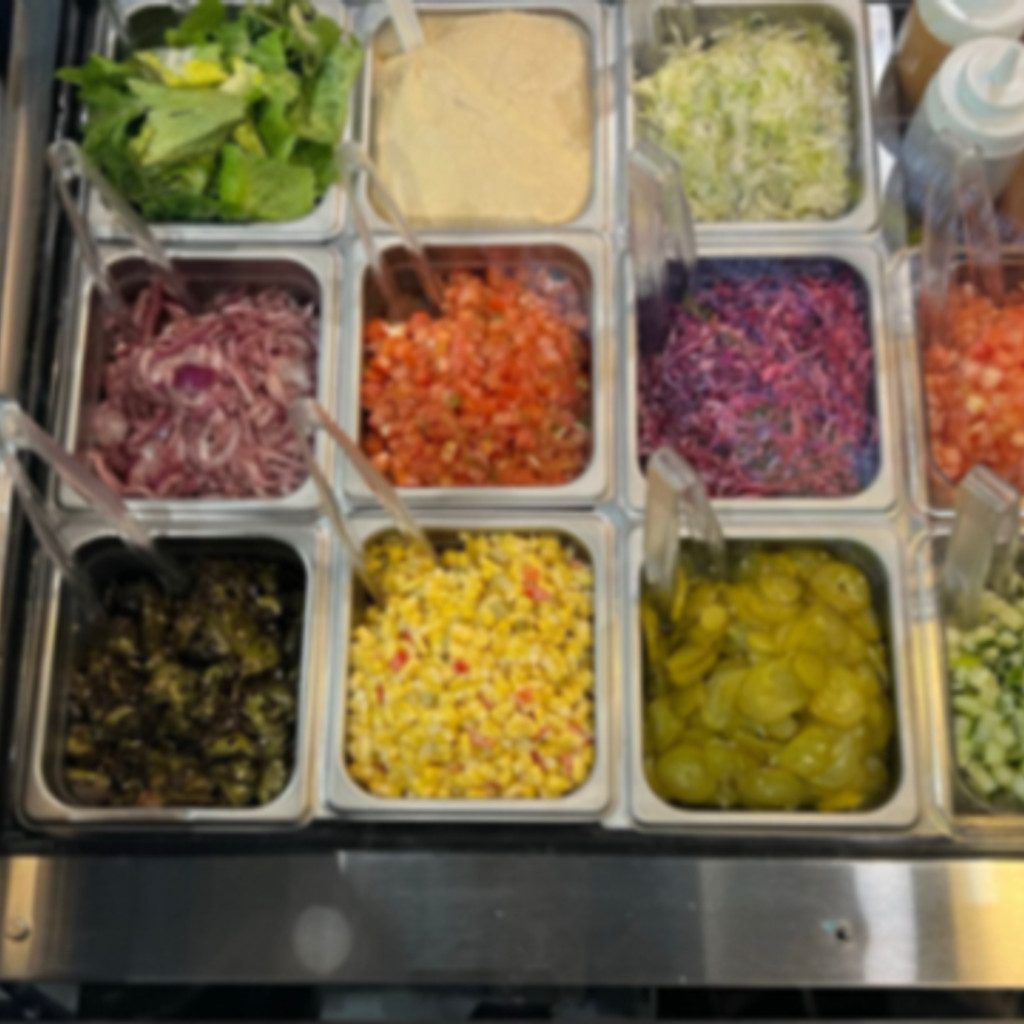 Image-Shareable Daily Salads (8 Salads, 2 Pitas)