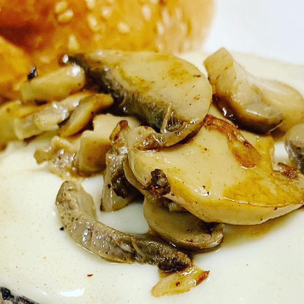 Image-Mushroom Swiss Burger