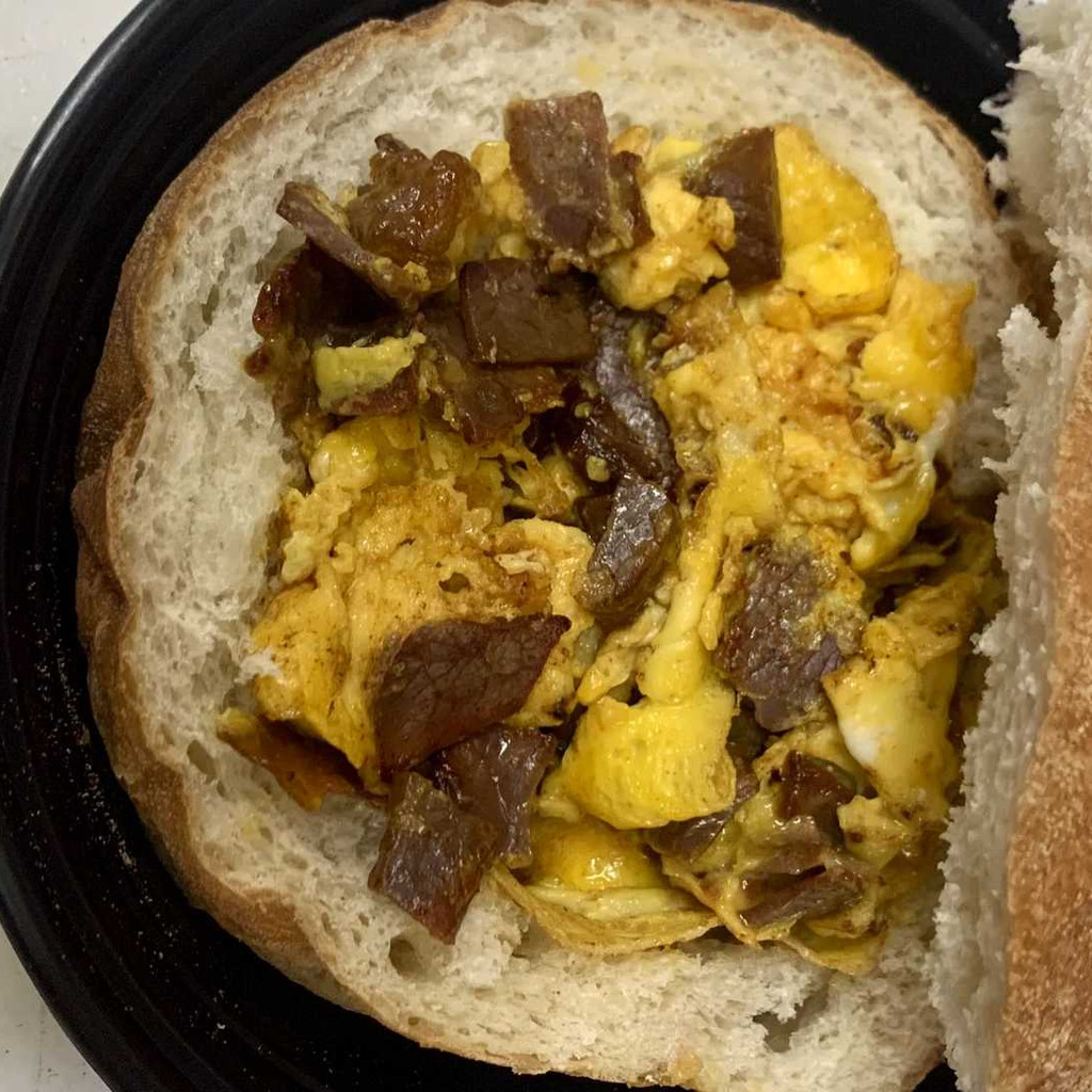 Image-Scrambled eggs with basturma