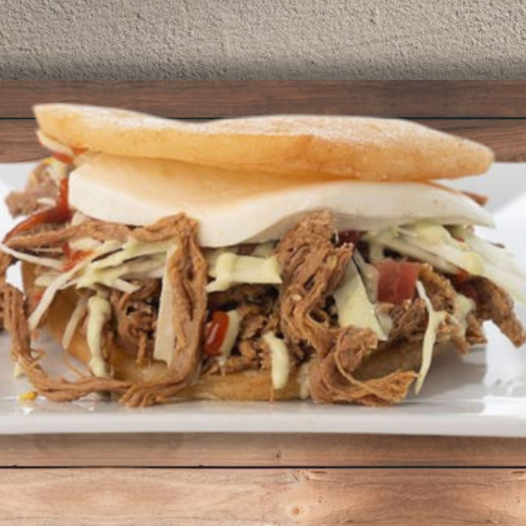Image-Arepa de Carne Mechada