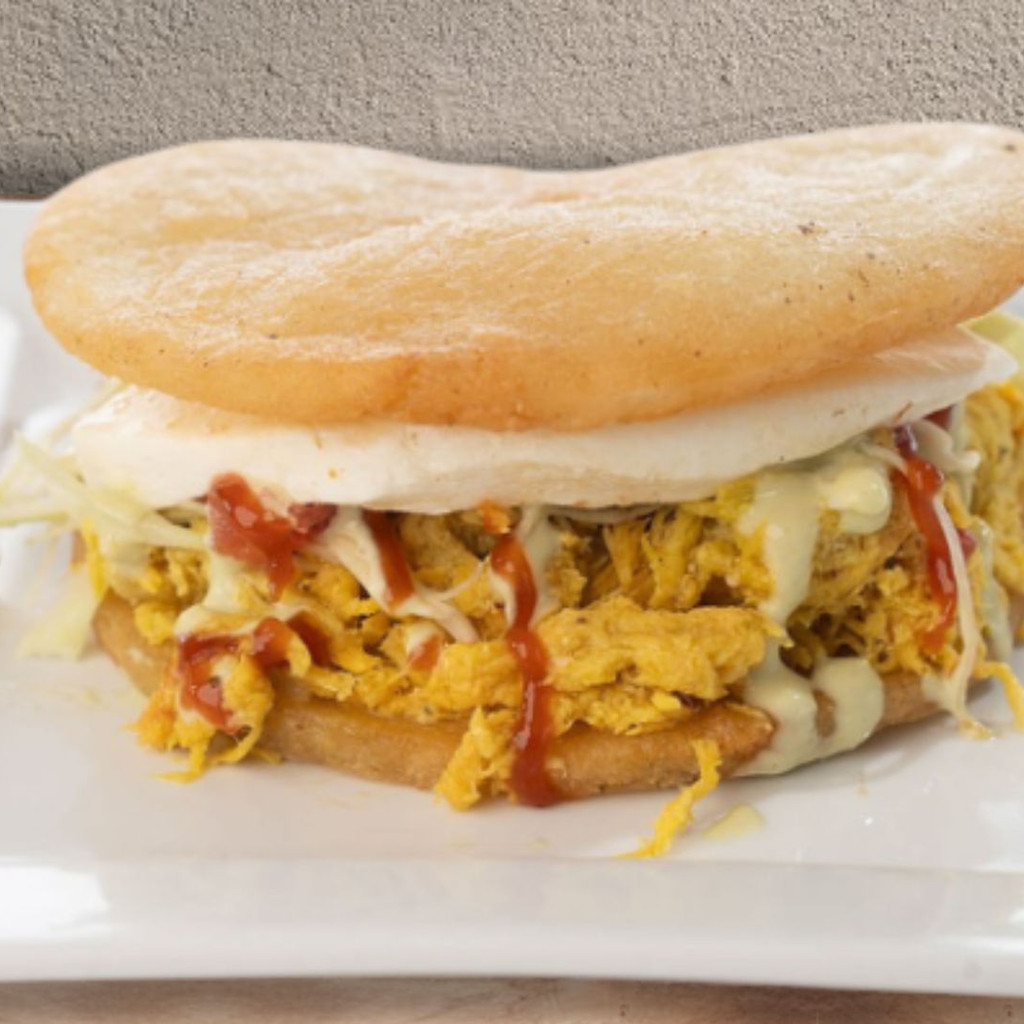 Image-Arepa de Pollo Mechado