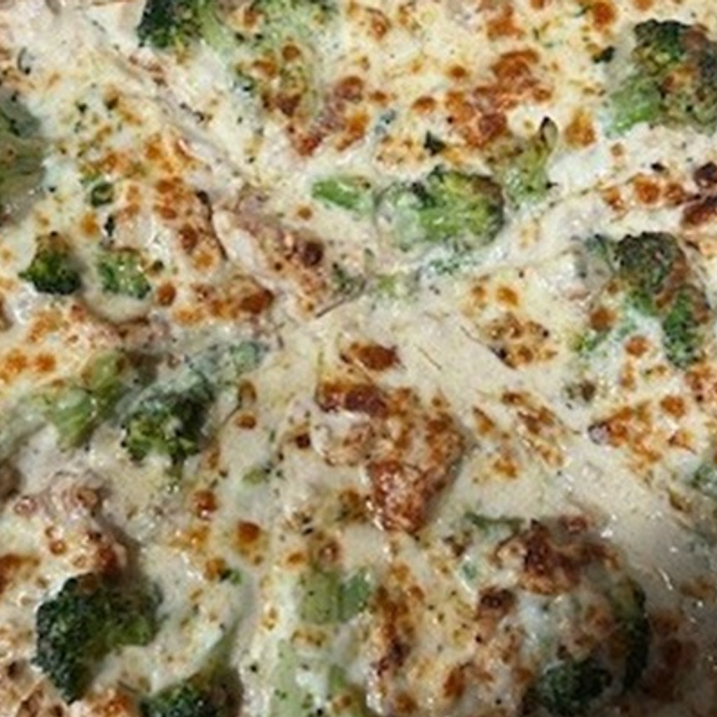 Image-Chicken & Broccoli Alfredo Pizza
