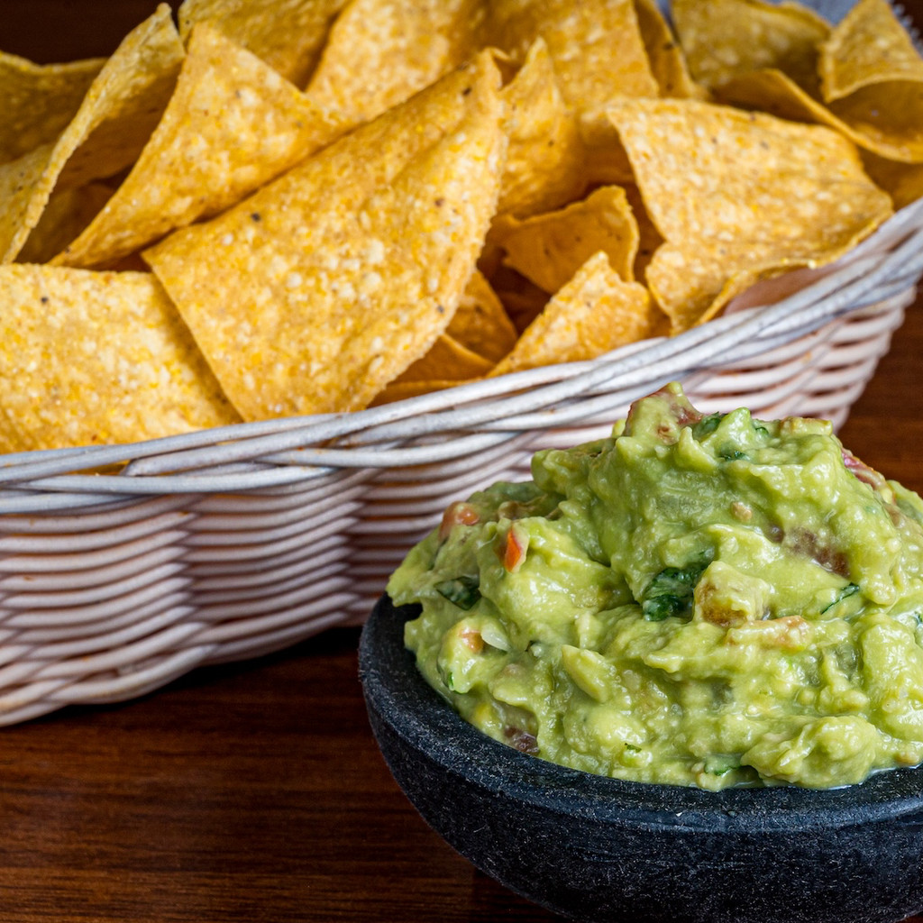 Image-Guacamole and Chips