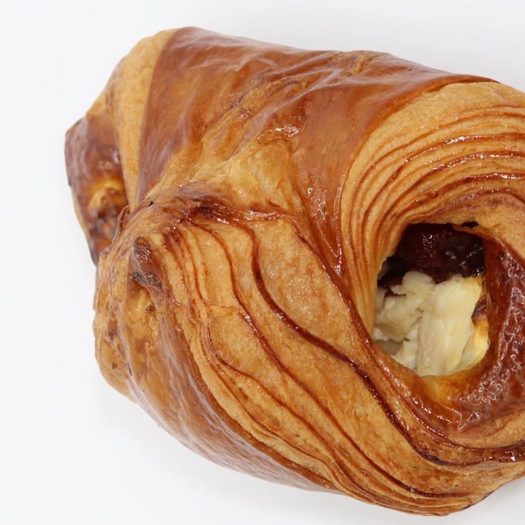 Image-Guava Cheese Croissant Grande