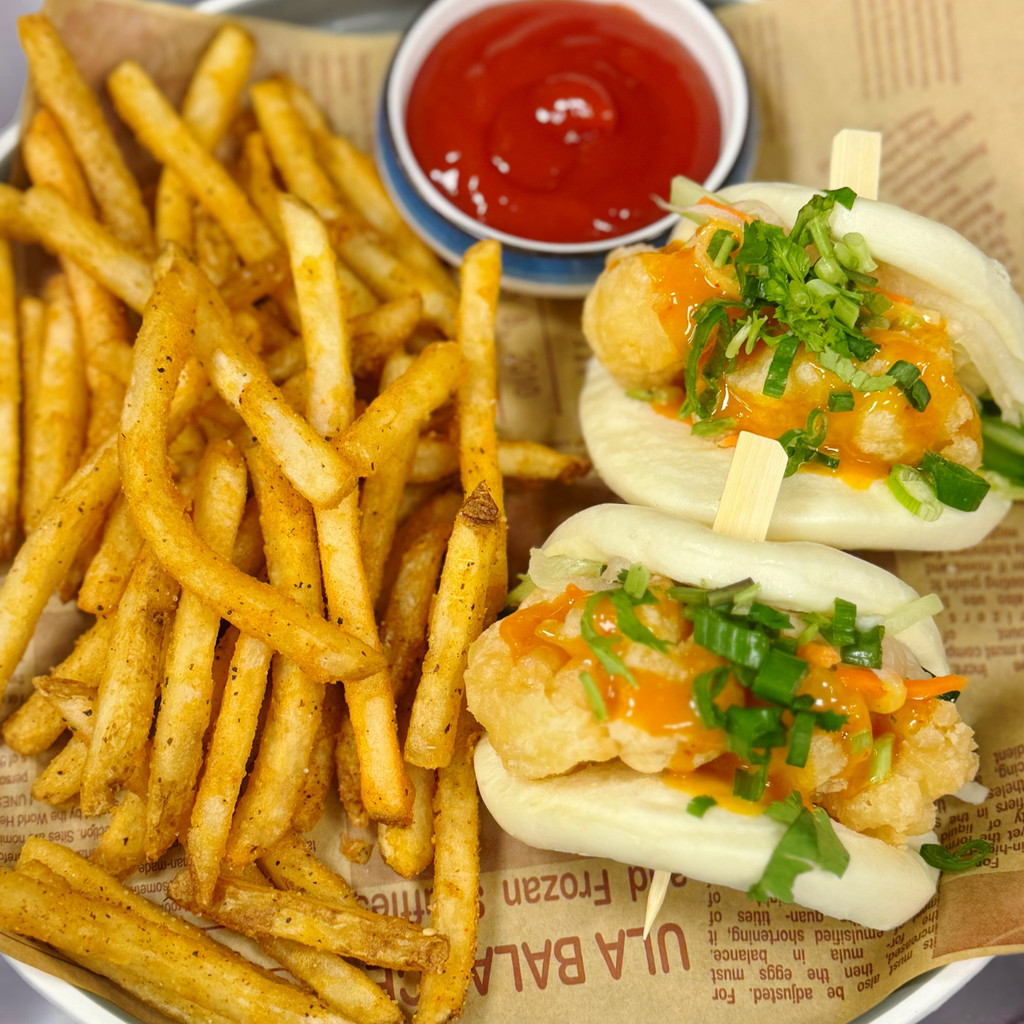 Image-Two Bao Bun w.Fries