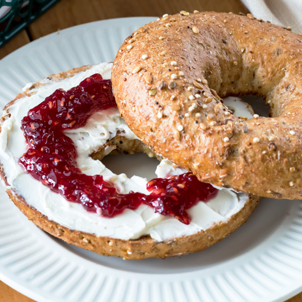Image-Bagel Cream Cheese & Jelly