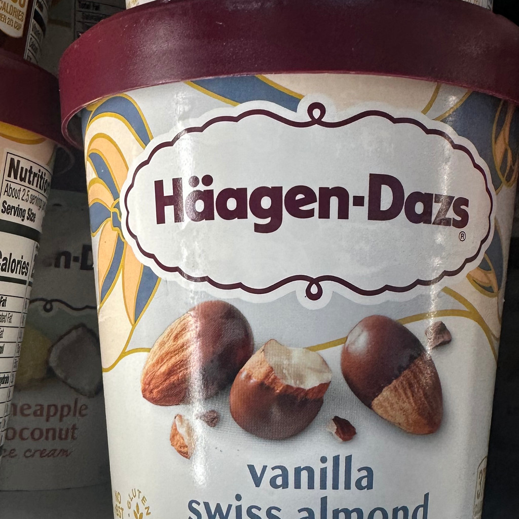 Image-vanilla swiss almond Ice cream