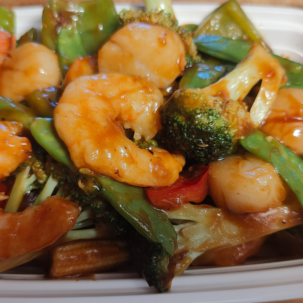 Image-C9. Shrimp & Scallops Hunan Style