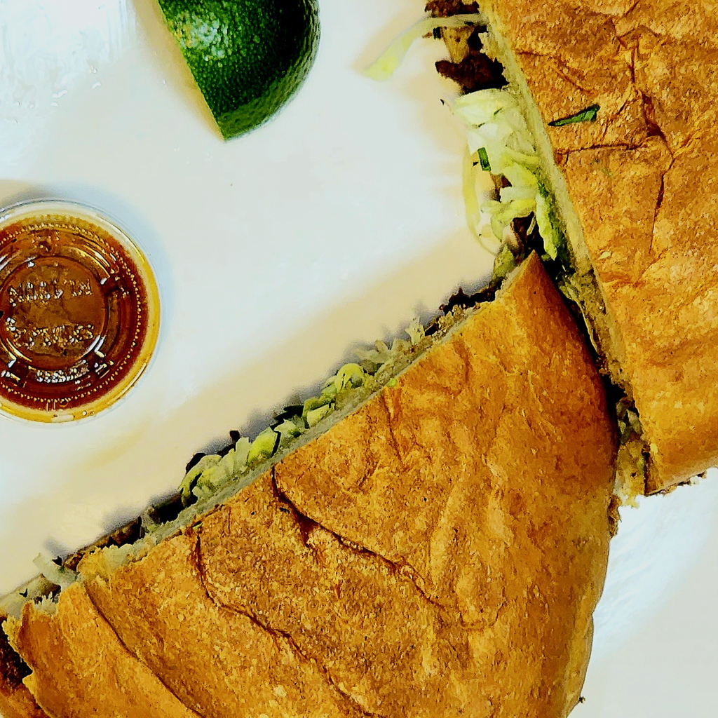 Image-Torta de Carnitas / Braised Pork
