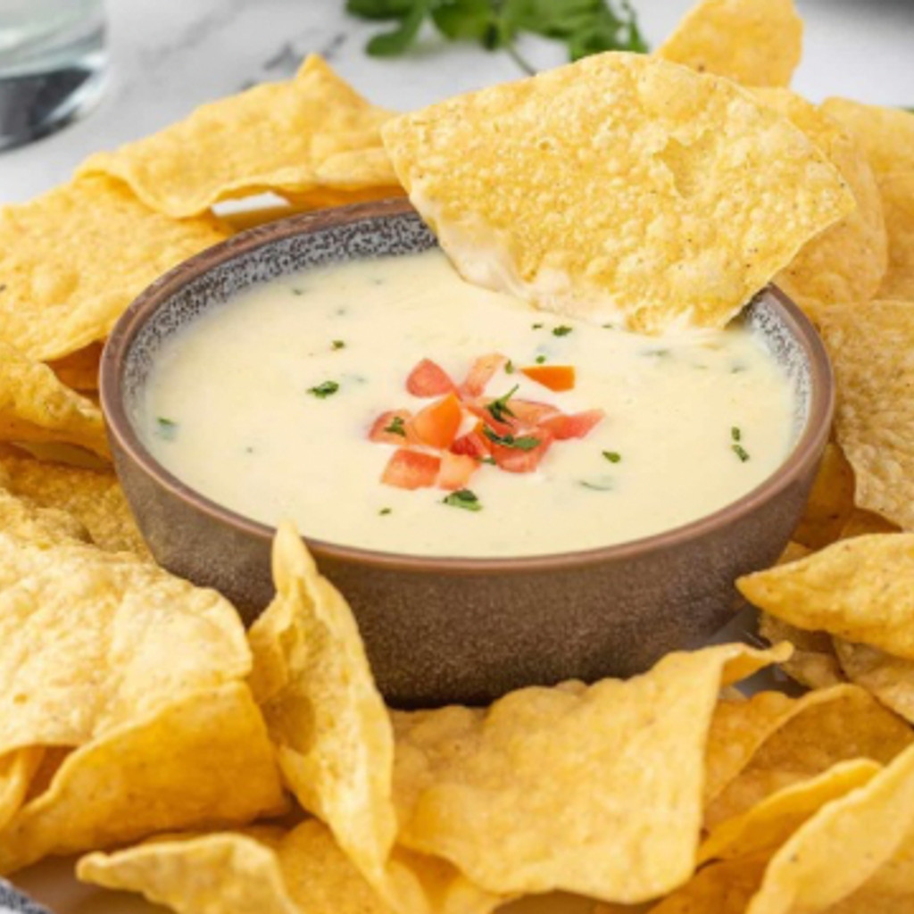 Image-Queso & Chips