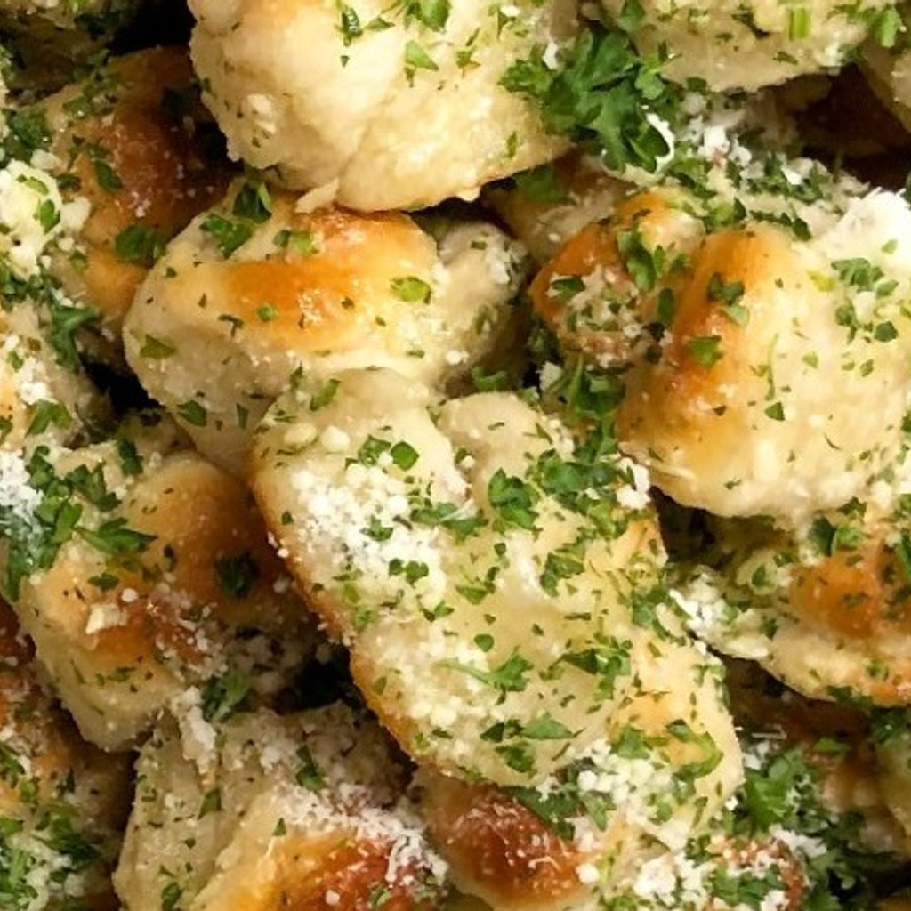 Image-Garlic Knots