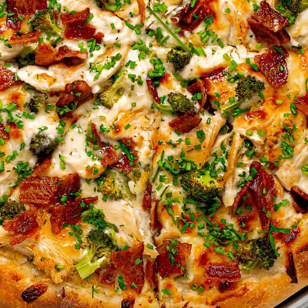 Image-Chicken Alfredo Pizza