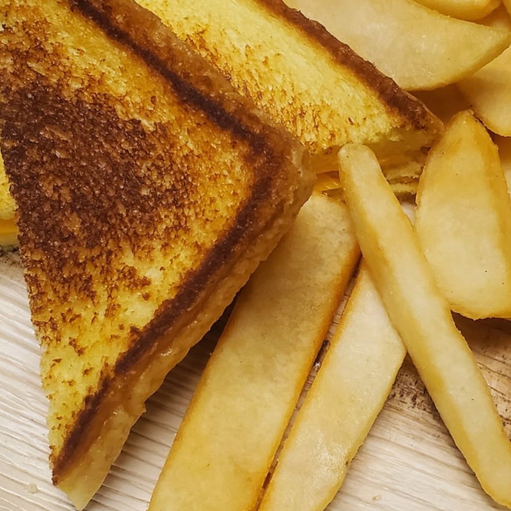 Image-Grilled Cheese With Fry