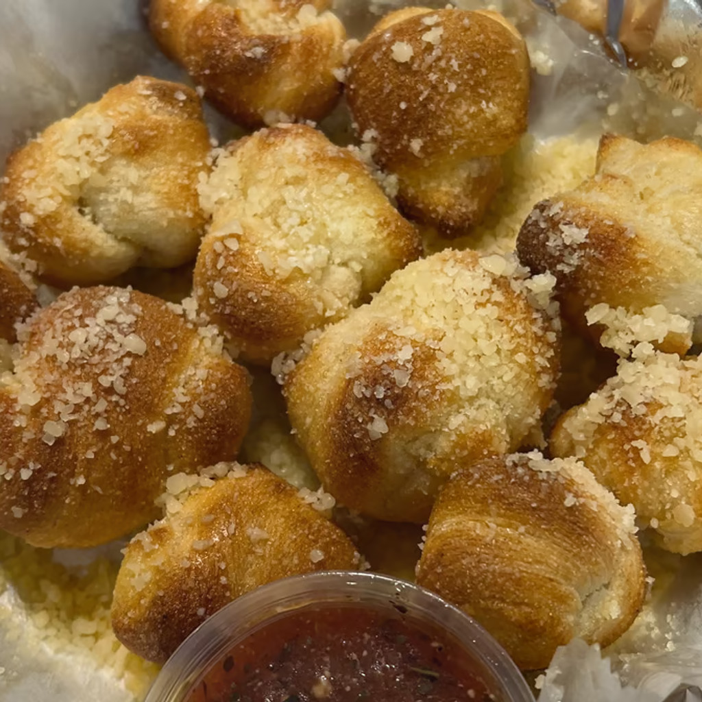 Image-Garlic Knots with Tomato Sauce