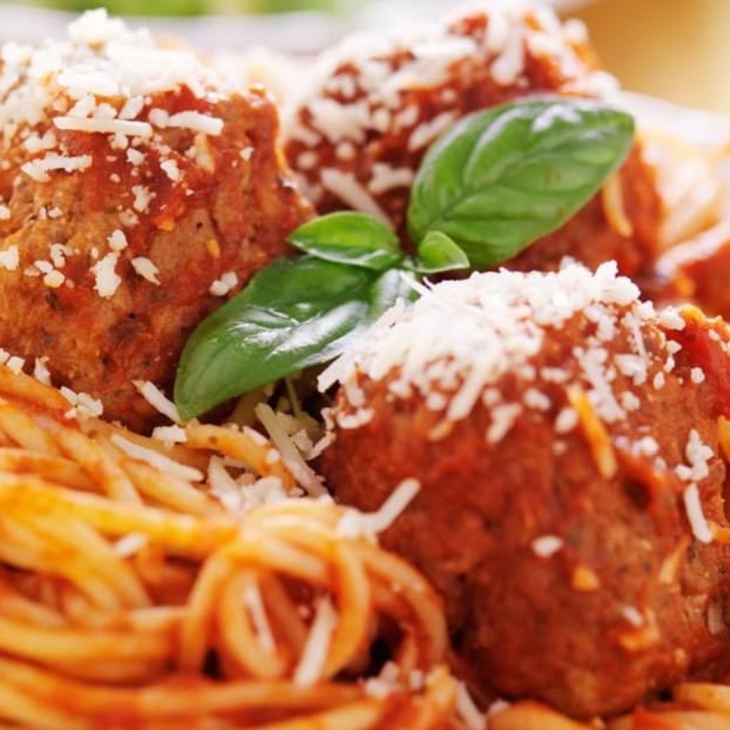 Image-Spaghetti with Meatball, Salad & Garlic Bread