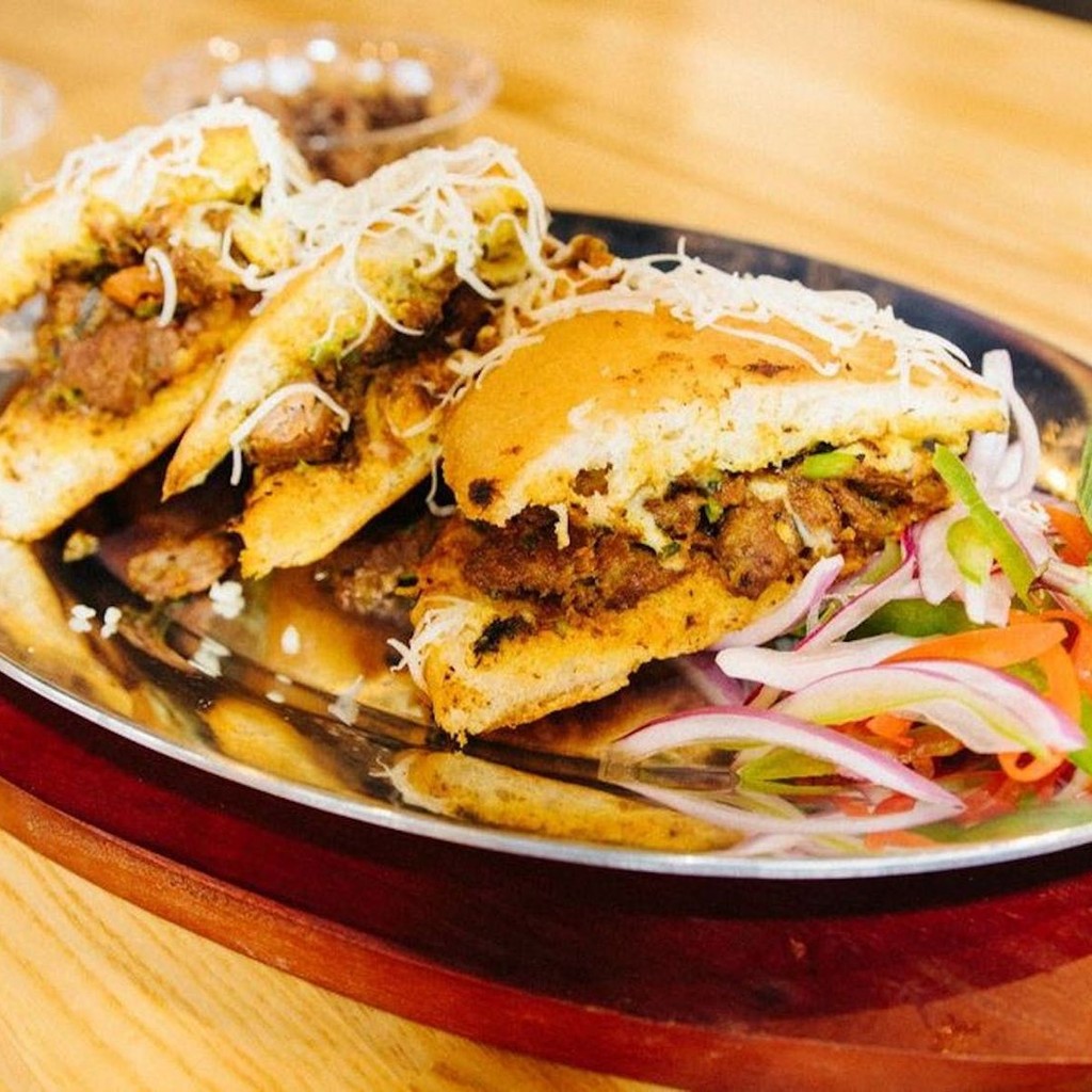 Image-Naan Chaap Sandwich - Chicken