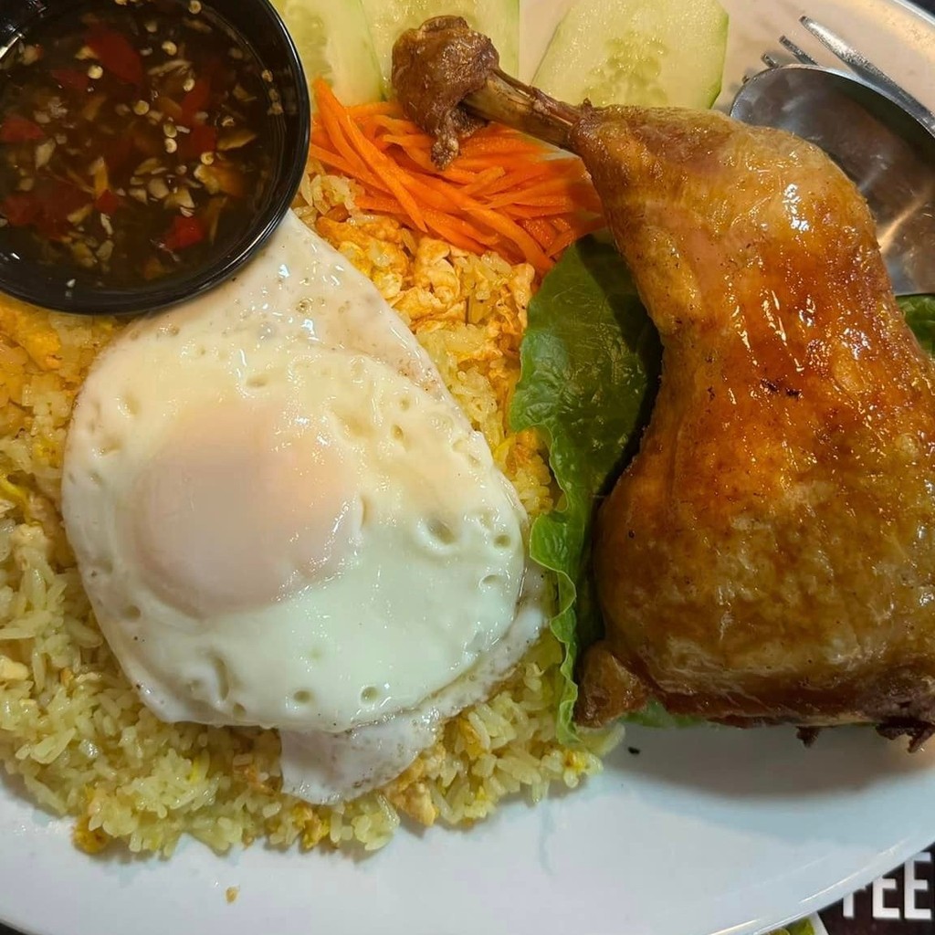 Image-Golden Chicken Rice Dish/ Com Ga Xoi Mo